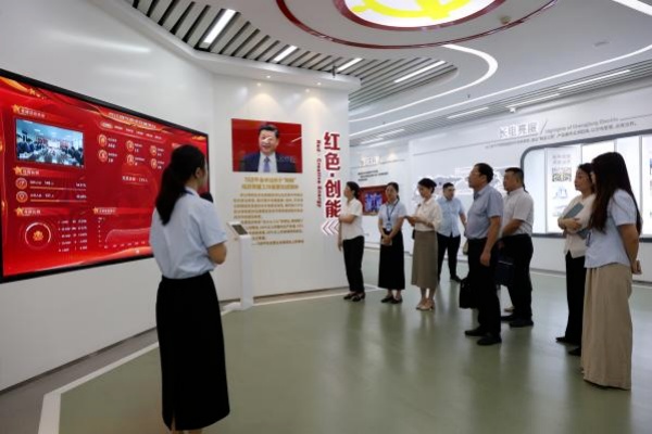 長江電工集團數(shù)字化展廳設(shè)計