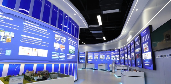 一眼未來感解鎖科技展廳的空間語(yǔ)言