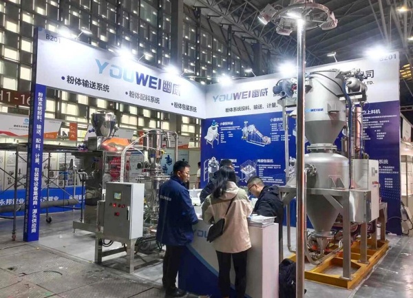 廣交會(huì)參展必看：綠色特裝vs標(biāo)攤，選對(duì)讓你的訂單翻倍！